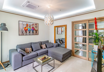 11th Floor 1 Bedroom Condo For Sale - De Castle Royal, BKK1, Phnom Penh thumbnail