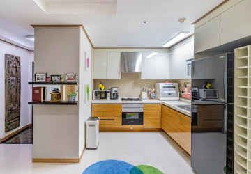 11th Floor 1 Bedroom Condo For Sale - De Castle Royal, BKK1, Phnom Penh thumbnail