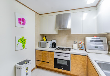 11th Floor 1 Bedroom Condo For Sale - De Castle Royal, BKK1, Phnom Penh thumbnail