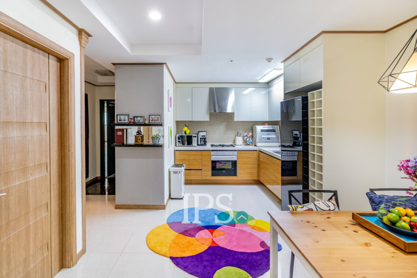 11th Floor 1 Bedroom Condo For Sale - De Castle Royal, BKK1, Phnom Penh