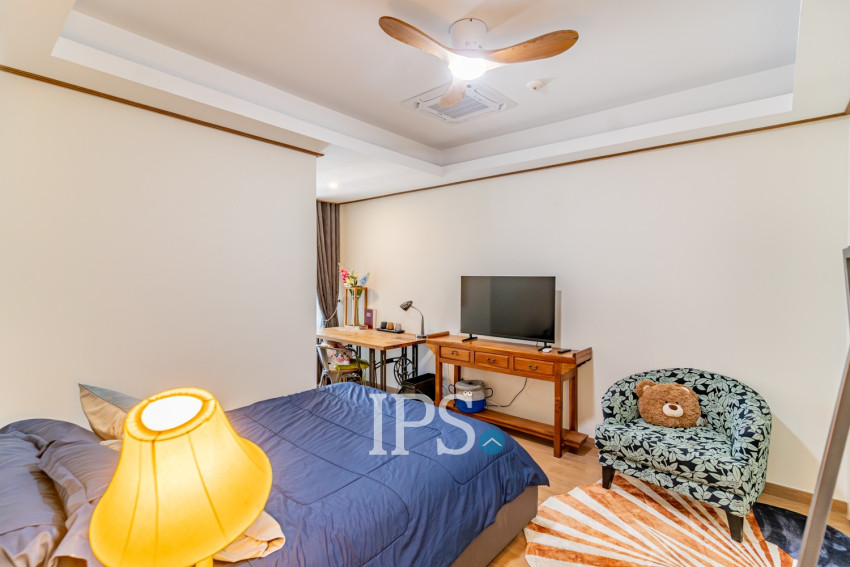 11th Floor 1 Bedroom Condo For Sale - De Castle Royal, BKK1, Phnom Penh