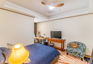 11th Floor 1 Bedroom Condo For Sale - De Castle Royal, BKK1, Phnom Penh thumbnail