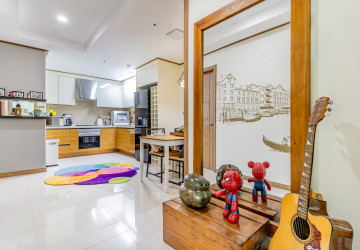 11th Floor 1 Bedroom Condo For Sale - De Castle Royal, BKK1, Phnom Penh thumbnail