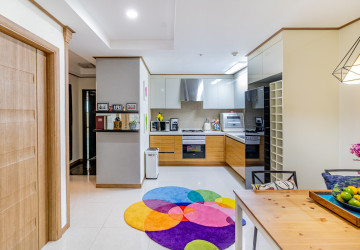 11th Floor 1 Bedroom Condo For Sale - De Castle Royal, BKK1, Phnom Penh thumbnail