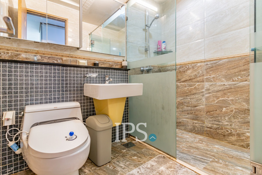 11th Floor 1 Bedroom Condo For Sale - De Castle Royal, BKK1, Phnom Penh