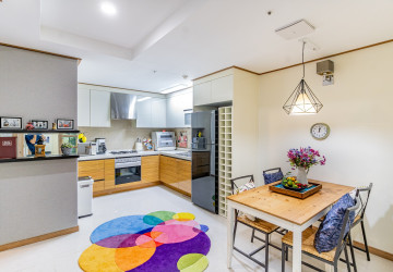 11th Floor 1 Bedroom Condo For Sale - De Castle Royal, BKK1, Phnom Penh thumbnail