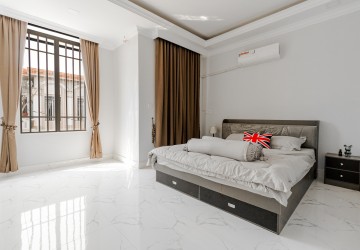 2 Bedroom Townhouse For Rent - Kandaek, Siem Reap thumbnail