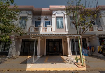 2 Bedroom Townhouse For Rent - Kandaek, Siem Reap thumbnail