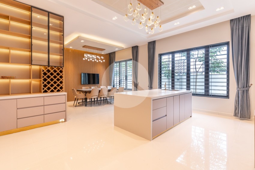 10 Bedroom Villa For Rent - Daeum Mien, Ta Khmau