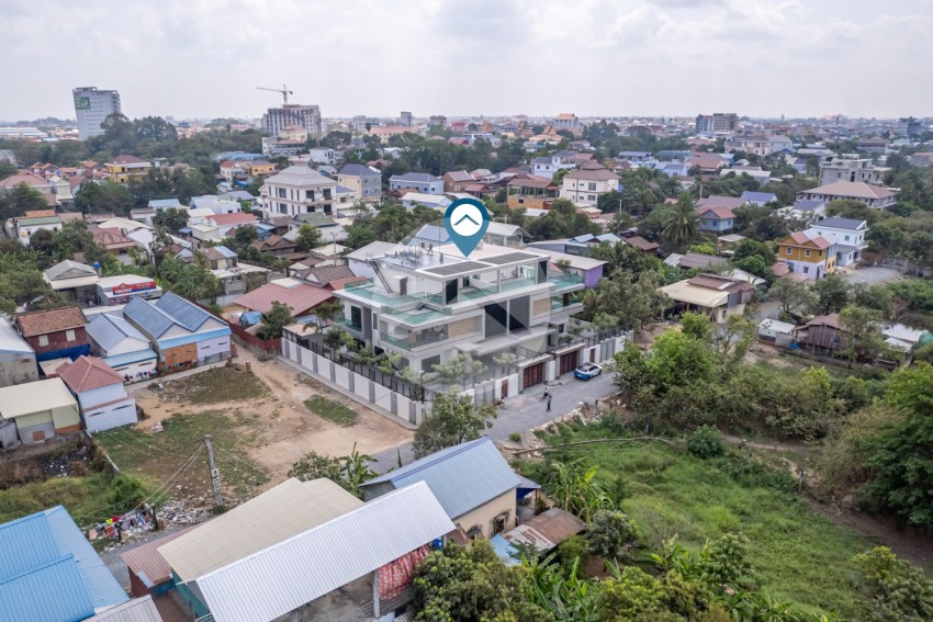 10 Bedroom Villa For Rent - Daeum Mien, Ta Khmau