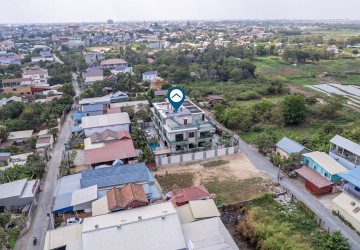 10 Bedroom Villa For Rent - Daeum Mien, Ta Khmau thumbnail