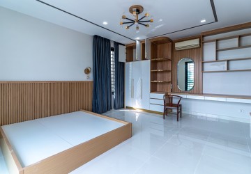 10 Bedroom Villa For Rent - Daeum Mien, Ta Khmau thumbnail