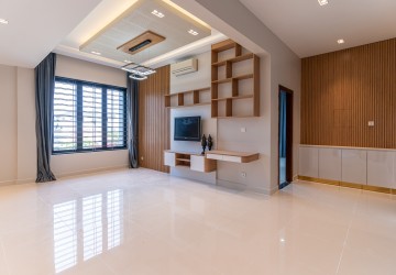 10 Bedroom Villa For Sale - Daeum Mien, Ta Khmau thumbnail