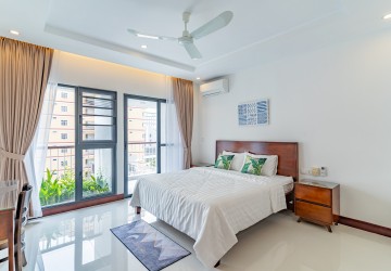 2 Bedroom Serviced Apartment For Rent - BKK3, Phnom Penh thumbnail