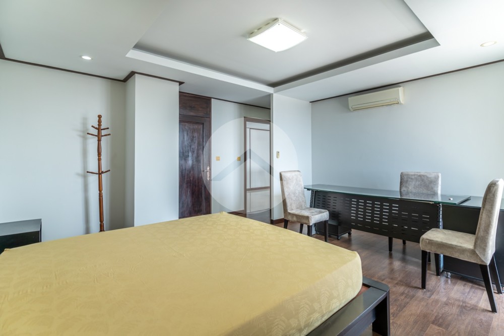 3 Bedroom Condo For Rent - De Castle Diamond, Boeung Kak 2, Phnom Penh - Image 11
