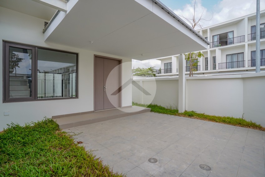 3 Bedroom Corner Linked Villa For Sale - Borey Chankiri, Preaek Kampues, Phnom Penh