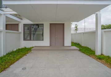 3 Bedroom Corner Linked Villa For Sale - Borey Chankiri, Preaek Kampues, Phnom Penh thumbnail