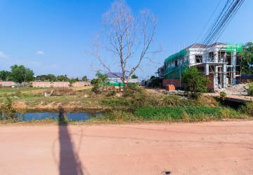 969 Sqm Land For Sale - Sala Kamreuk, Siem Reap thumbnail