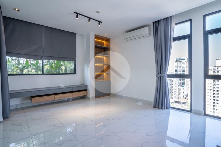 4 Bedroom Duplex Penthouse Serviced Apartment For Rent - BKK1, Phnom Penh