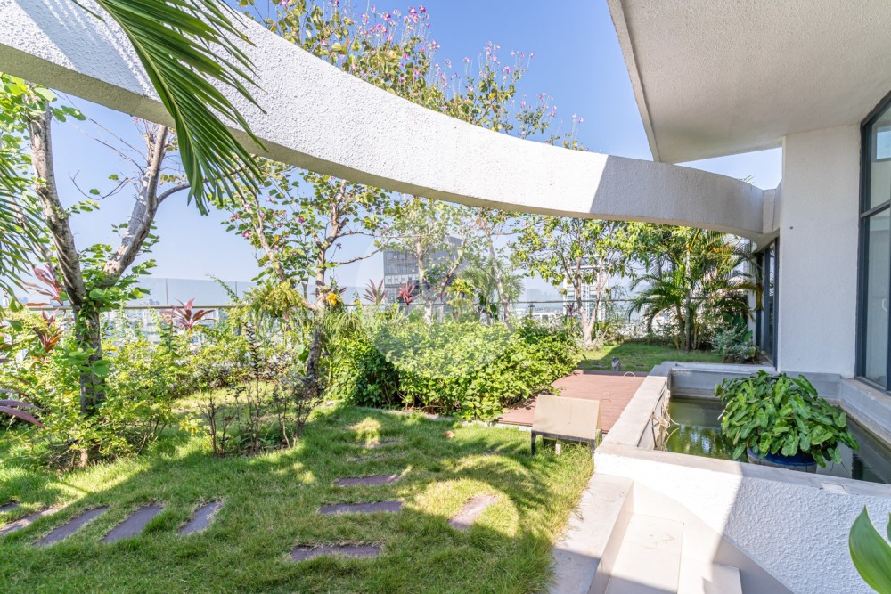 Duplex 4 Bedroom Serviced Penthouse For Rent - BKK1, Phnom Penh - Image 35