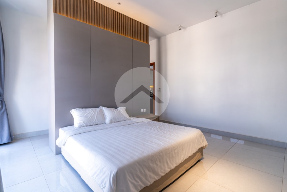 Duplex 4 Bedroom Serviced Penthouse For Rent - BKK1, Phnom Penh - Image 12