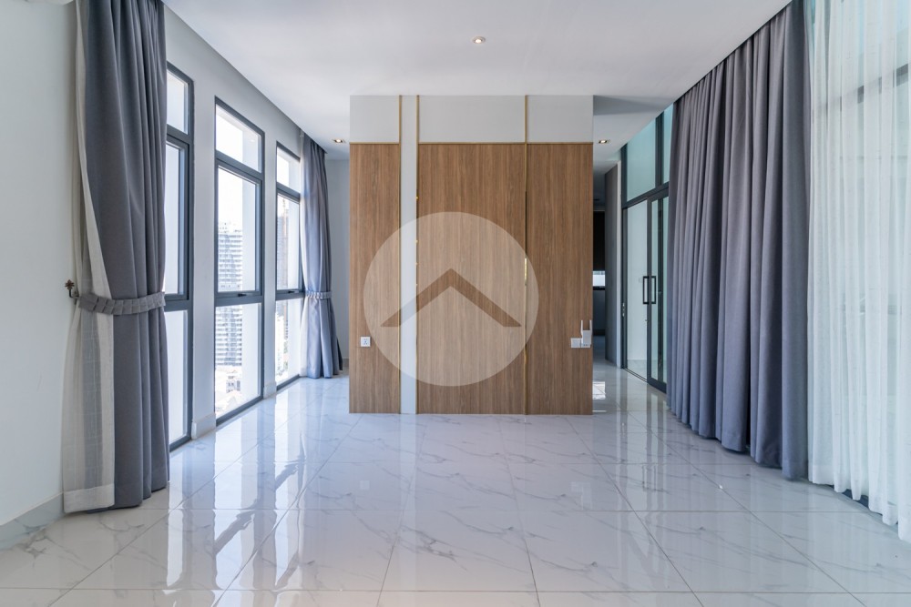 Duplex 4 Bedroom Serviced Penthouse For Rent - BKK1, Phnom Penh - Image 19
