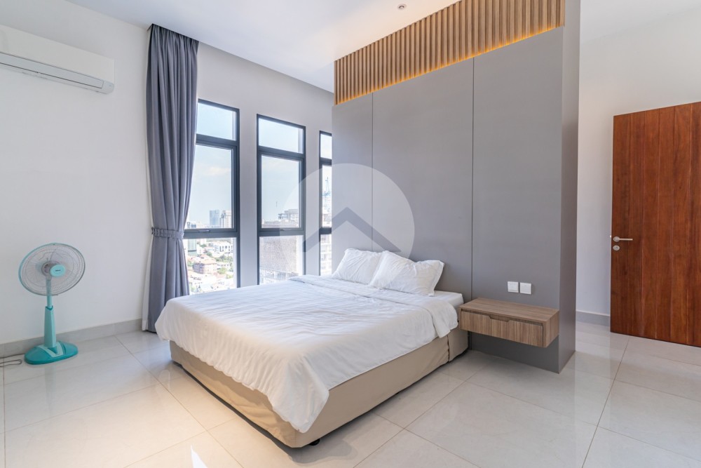 Duplex 4 Bedroom Serviced Penthouse For Rent - BKK1, Phnom Penh - Image 10