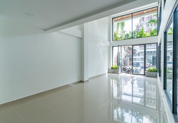 96 Sqm Retail Space For Rent  - BKK3, Phnom Penh thumbnail