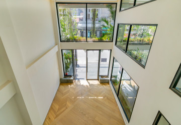 96 Sqm Retail Space For Rent  - BKK3, Phnom Penh thumbnail