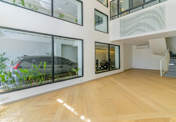 96 Sqm Retail Space For Rent  - BKK3, Phnom Penh thumbnail