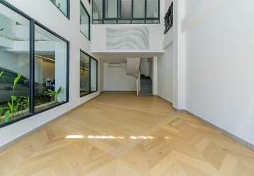 96 Sqm Retail Space For Rent  - BKK3, Phnom Penh thumbnail