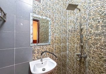 4 Bedroom Villa For Rent - Svay Dangkum, Siem Reap thumbnail