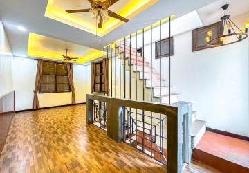 4 Bedroom Villa For Rent - Svay Dangkum, Siem Reap thumbnail