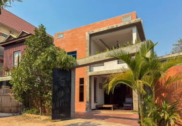 4 Bedroom Villa For Rent - Svay Dangkum, Siem Reap thumbnail