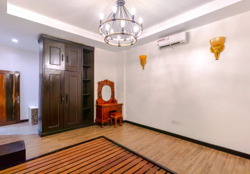 4 Bedroom Villa For Rent - Svay Dangkum, Siem Reap thumbnail