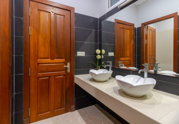 2 Bedroom Apartment For Rent - Svay Dangkum, Siem Reap thumbnail