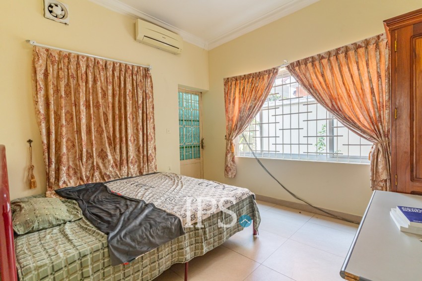 4 Bedroom Villa For Rent - Bassac Garden, Tonle Bassac, Phnom Penh