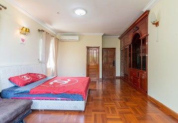 4 Bedroom Villa For Rent - Bassac Garden, Tonle Bassac, Phnom Penh thumbnail