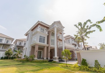 7 Bedroom Villa For Rent - Borey Peng Huoth Boeung Snor, Chbar Ampov, Phnom Penh thumbnail