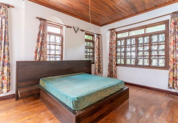 2 Bedroom House For Rent - Boeung Trabek, Phnom Penh thumbnail