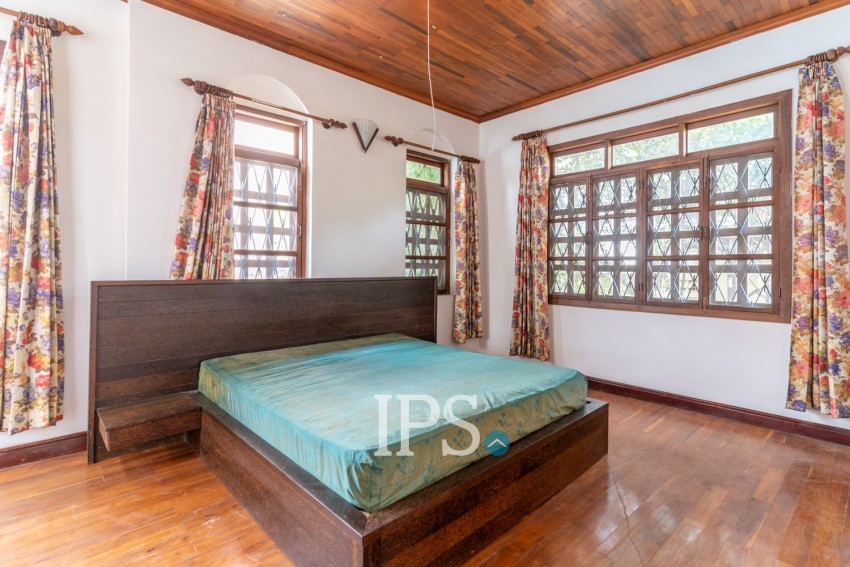 2 Bedroom House For Rent - Boeung Trabek, Phnom Penh