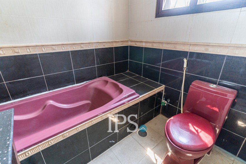 2 Bedroom House For Rent - Boeung Trabek, Phnom Penh