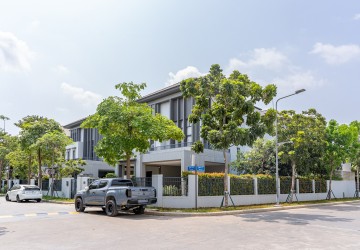 6 Bedroom Queen Villa For Sale - Chip Mong Landmark 271, Beoung Tumpun 2, Phnom Penh thumbnail