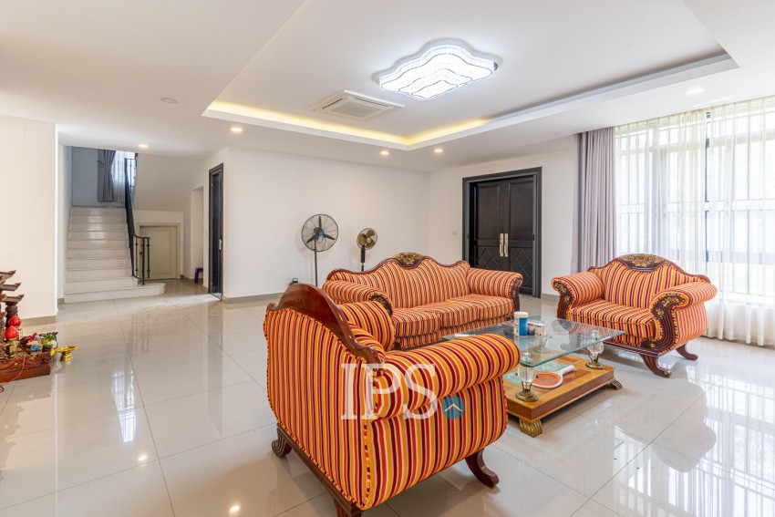 6 Bedroom Queen Villa For Sale - Chip Mong Landmark 271, Beoung Tumpun 2, Phnom Penh