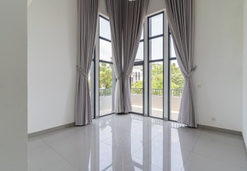 6 Bedroom Queen Villa For Sale - Chip Mong Landmark 271, Beoung Tumpun 2, Phnom Penh thumbnail