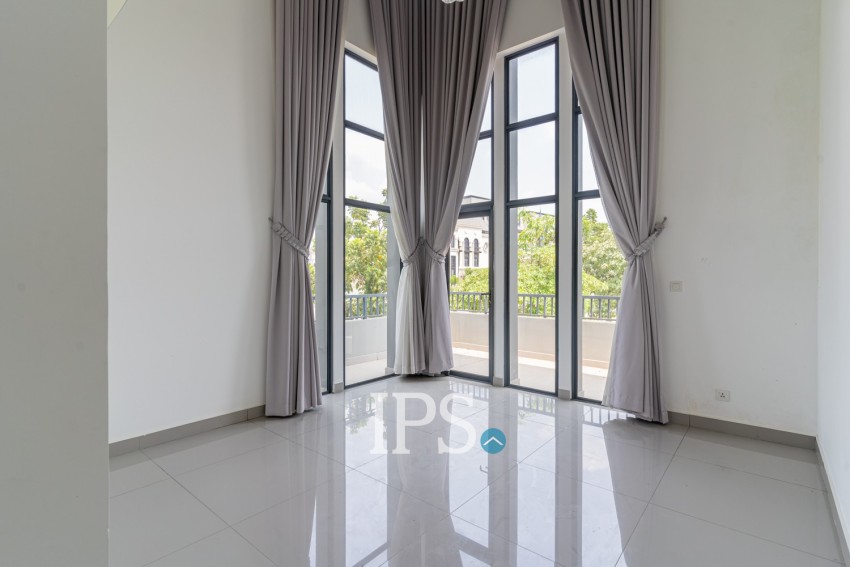 6 Bedroom Queen Villa For Sale - Chip Mong Landmark 271, Beoung Tumpun 2, Phnom Penh