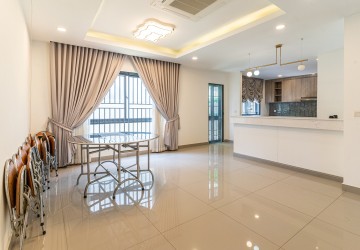 6 Bedroom Queen Villa For Sale - Chip Mong Landmark 271, Beoung Tumpun 2, Phnom Penh thumbnail