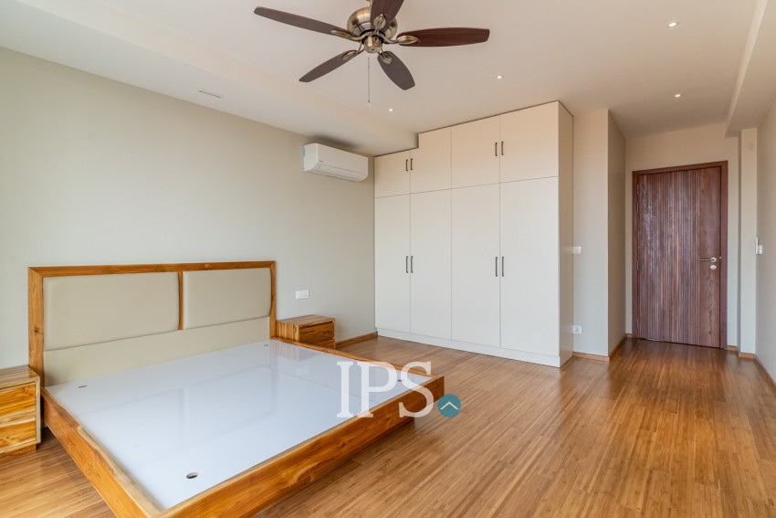 4 Bedroom Duplex Penthouse For Rent - Chakto Mukh, Phnom Penh