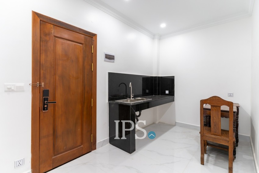 2 Bedroom Serviced Apartment For Rent - BKK1, Phnom Penh