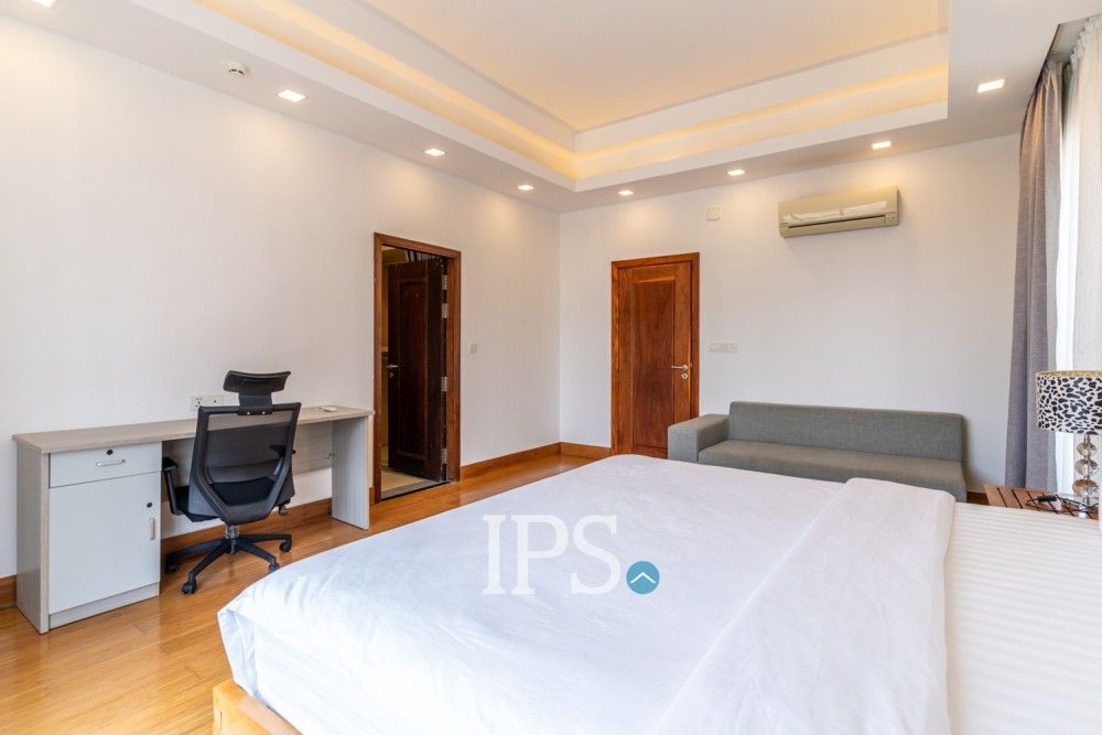 2 Bedroom Serviced Apartment For Rent - BKK 1, Phnom Penh - Image 10